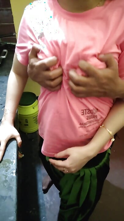 Dever Ne Bhabi Ko Akele Pa Kr Choda