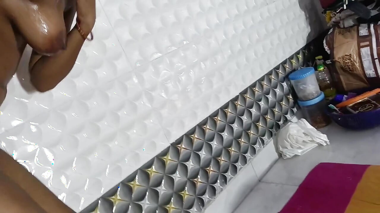 Smelly Ass Finger &pee in Glass for You - Hot Indian Custom Video