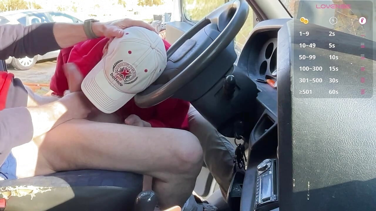 Best truck stop moment ,he stopped and stayed