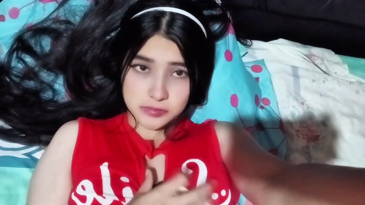 Die pornodarstellerin macht einen Videoanruf mit einem fan aus Kolumbien