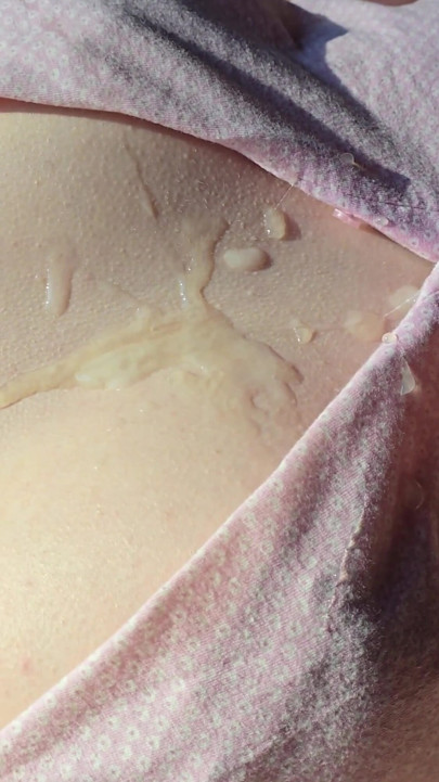 Het handjob och sperma på min söta pyjamas! | Klippa 2