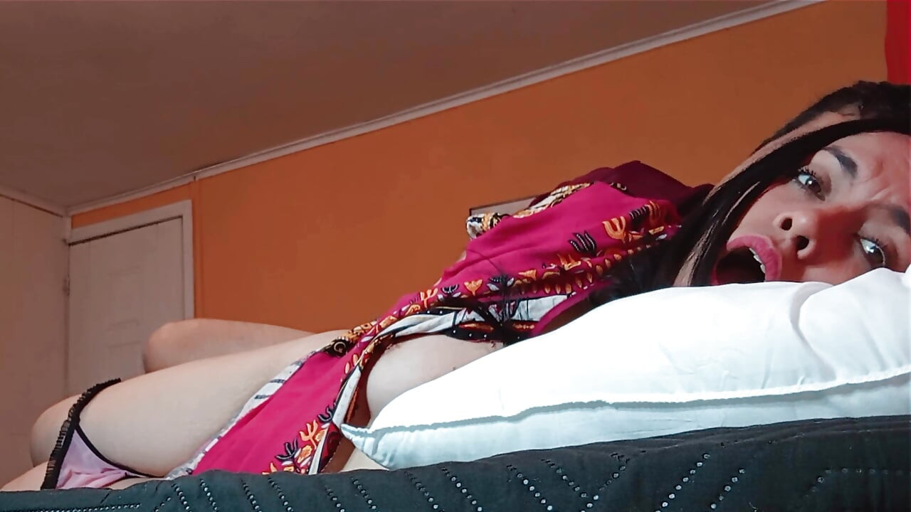 Dögös indiai desi mostohaanya - A mostohafiam eltakarja a számat és megbasz