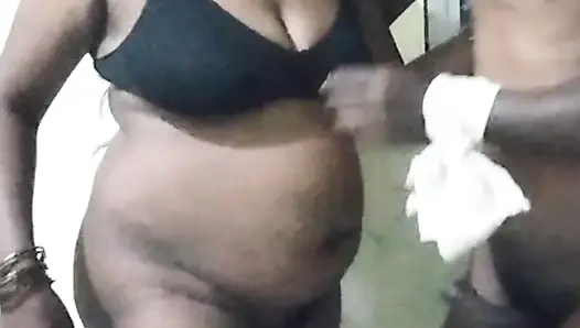 Seks sama saudara tiriku dan dientot habis-habisan di lantai