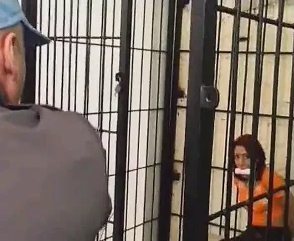 LARA VARIO IN PRISON