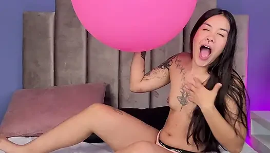 Lompatin balon raksasaku