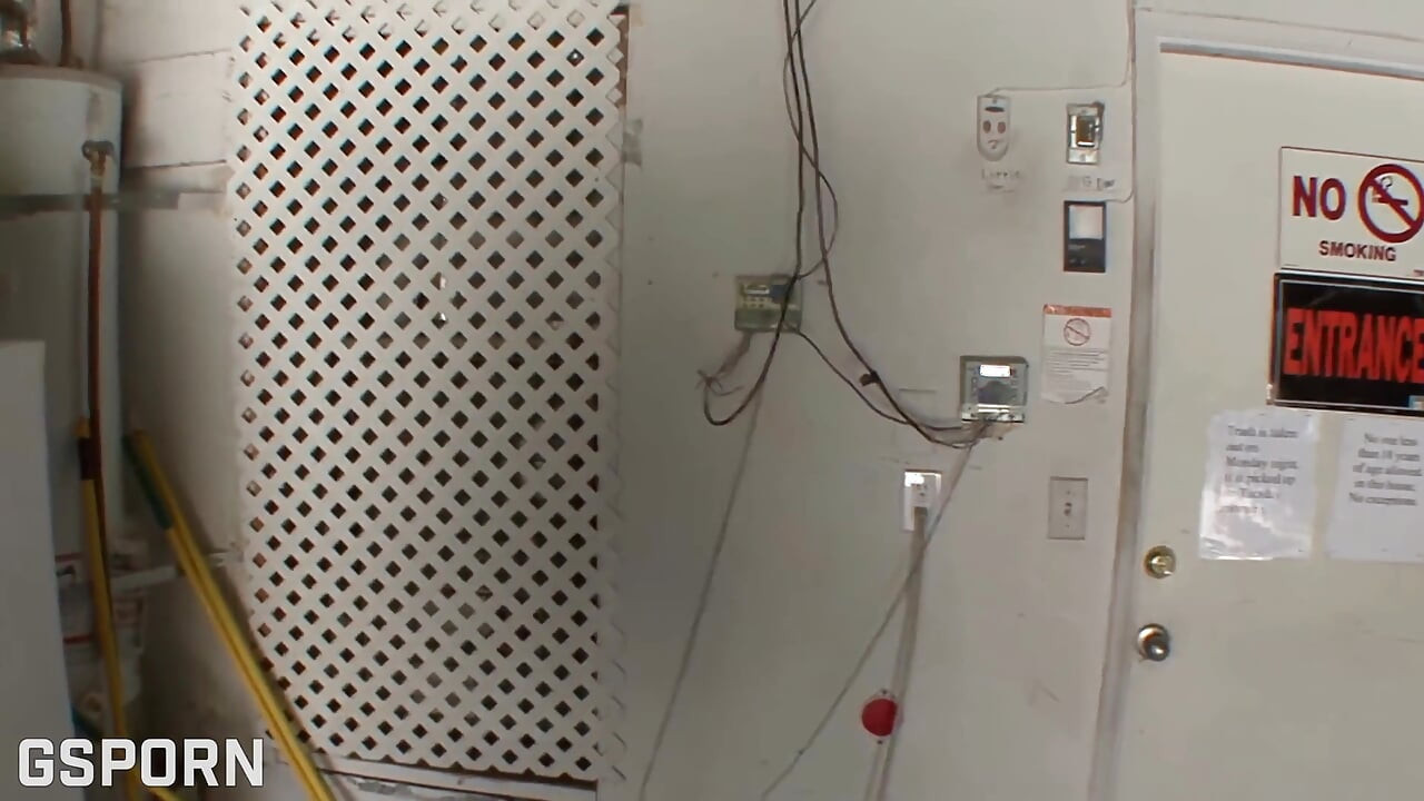 火辣金髮少女需要美國專業大雞巴才能操