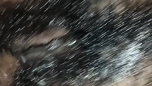 Hintli kadının götüne vurdu