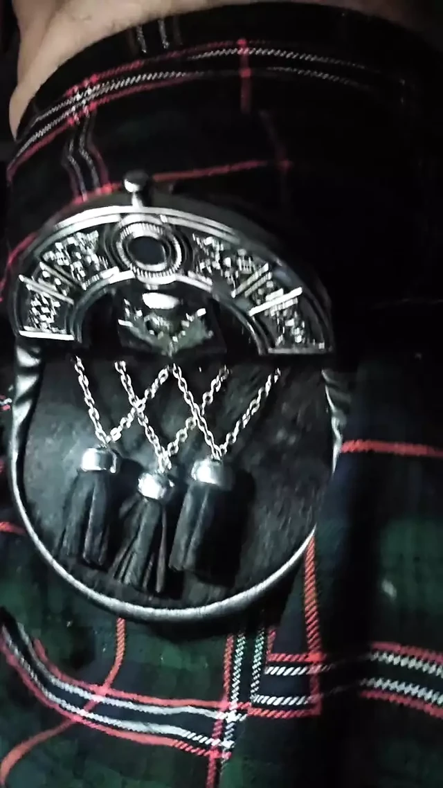 Under kilt