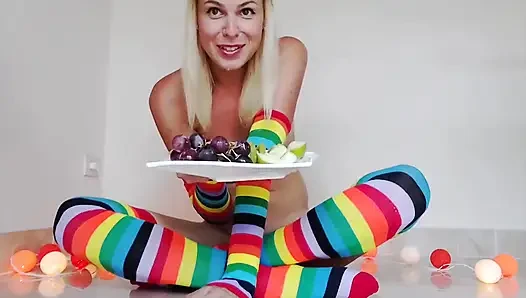 Food Play, Pussy Stuffing and Gushing