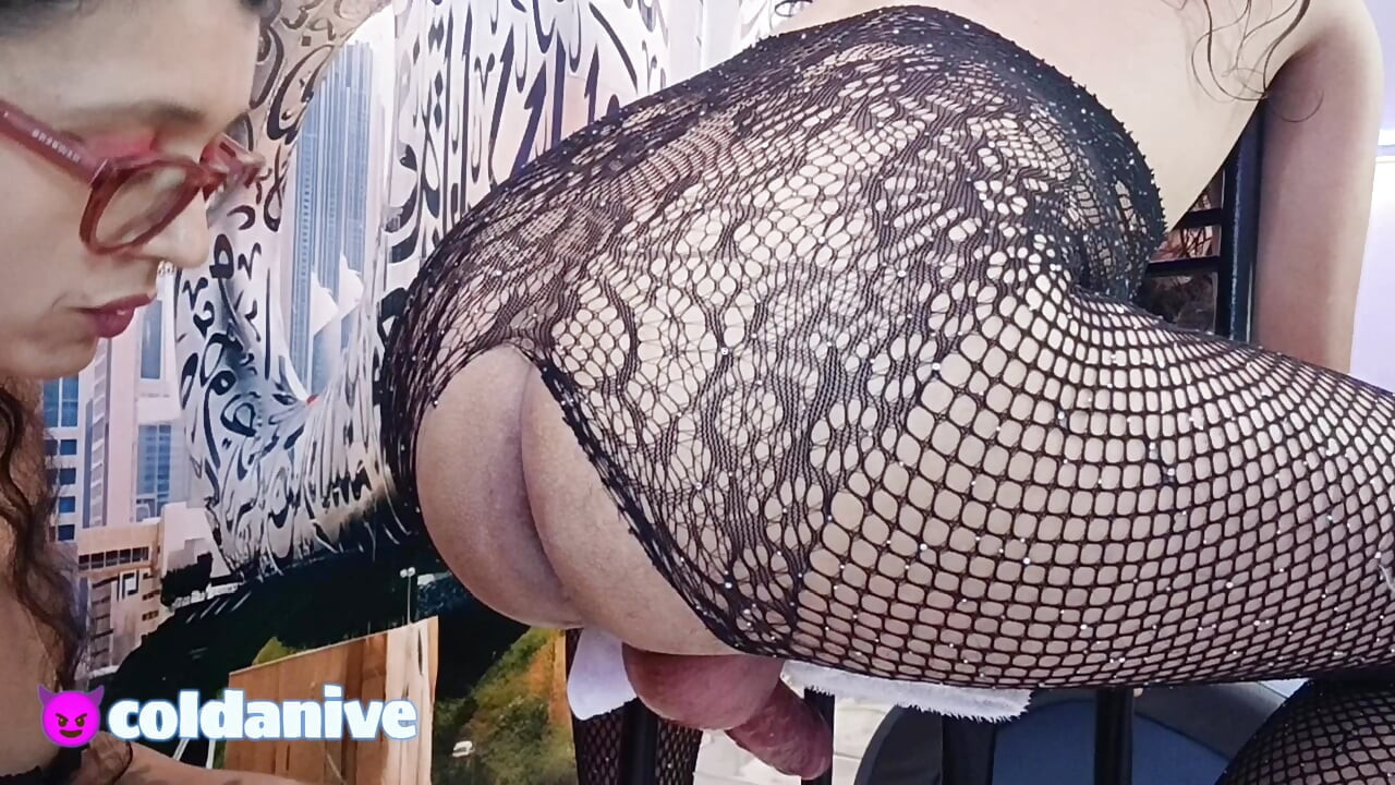 Boquete com massagem da próstata de uma suculenta milf para foda anal pt1