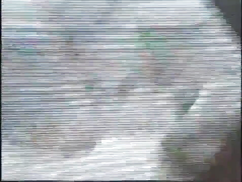 Cinta hitam di atas meja