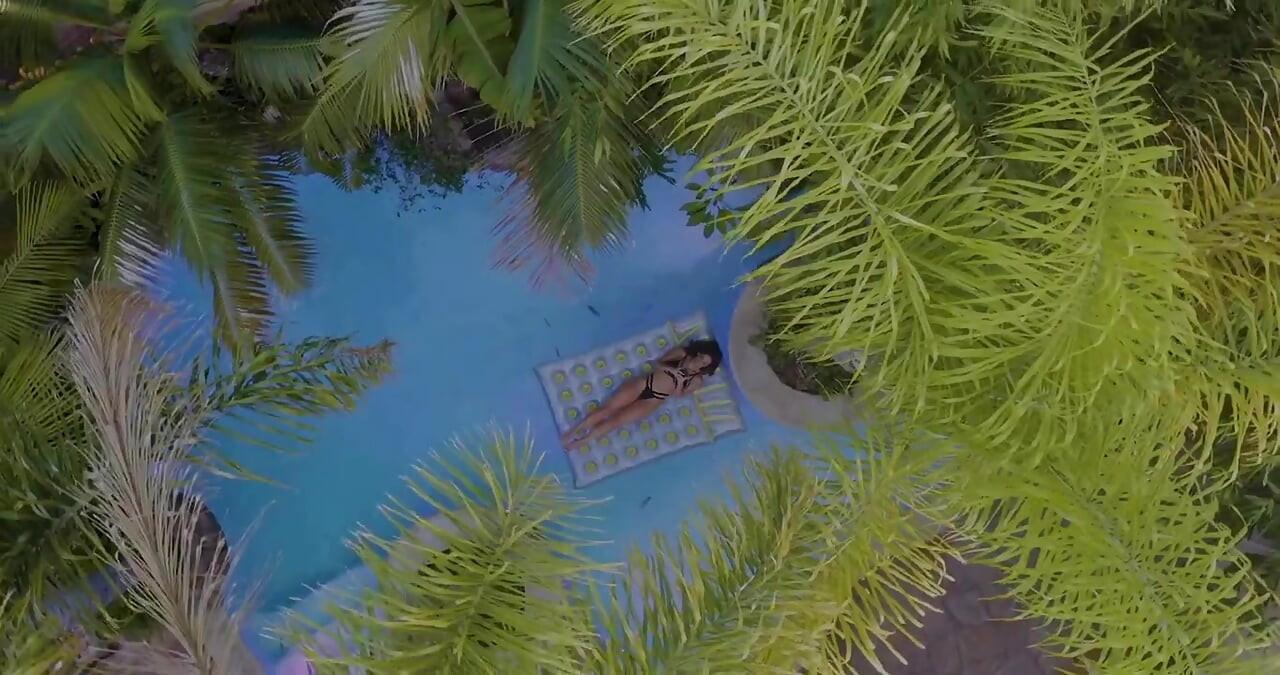 Vixen Vicki & Teanna Share Hot Lesbian Get-away in Paradise