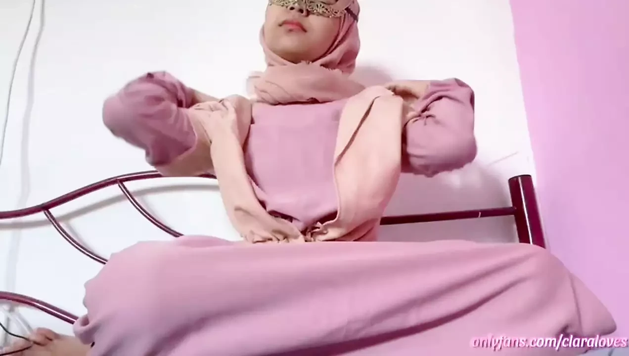 Naughty hijab, this woman really wants cock
