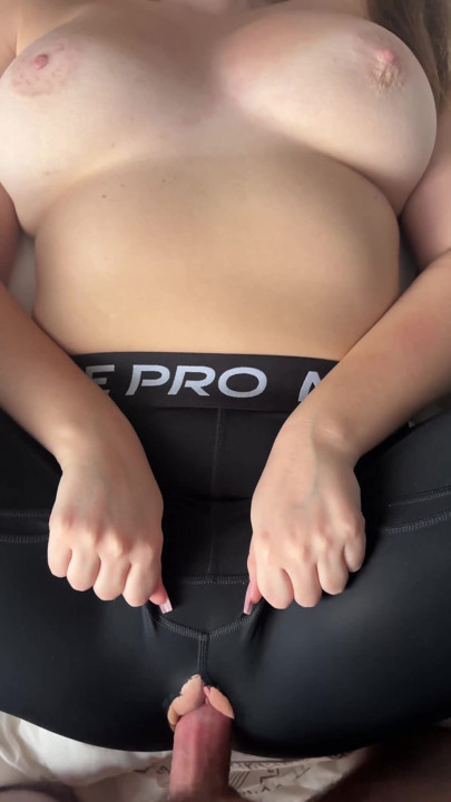 A big ass looks good in Nike Pro leggings and therefore gets a dick in her tight pussy | Clip 1