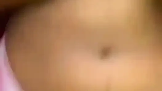 Teman-teman gang menyentuh payudaraku dan menjilati memekku