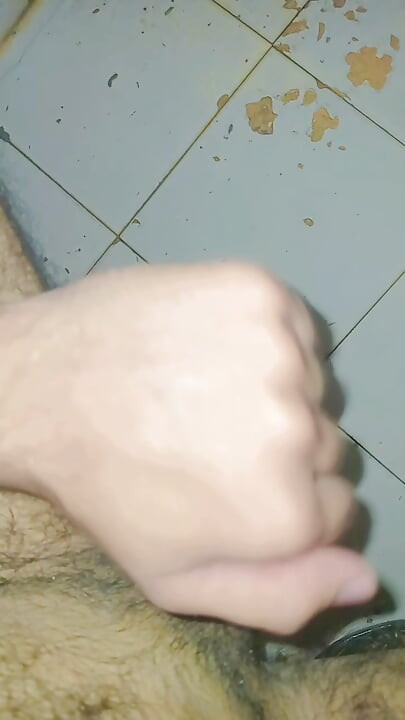 Young Pakistani Boy Masturbate During Bath