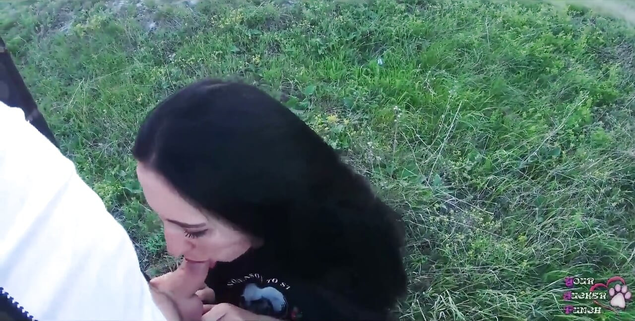 PAWG Goth slampa tonåring knullad utomhus