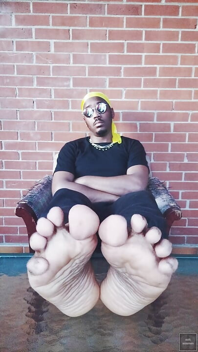 Moving male soles and toes (2026)