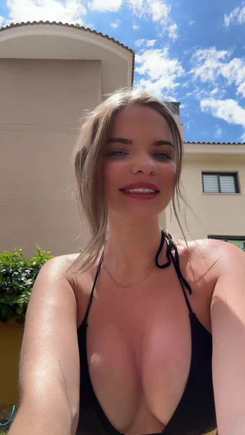 I hope i can make you feel more horny😘