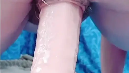 Sabrinahole, erdbeere, banane, sauersahne und ein neues riesiges spielzeug in ihrem saftigen pfirsich