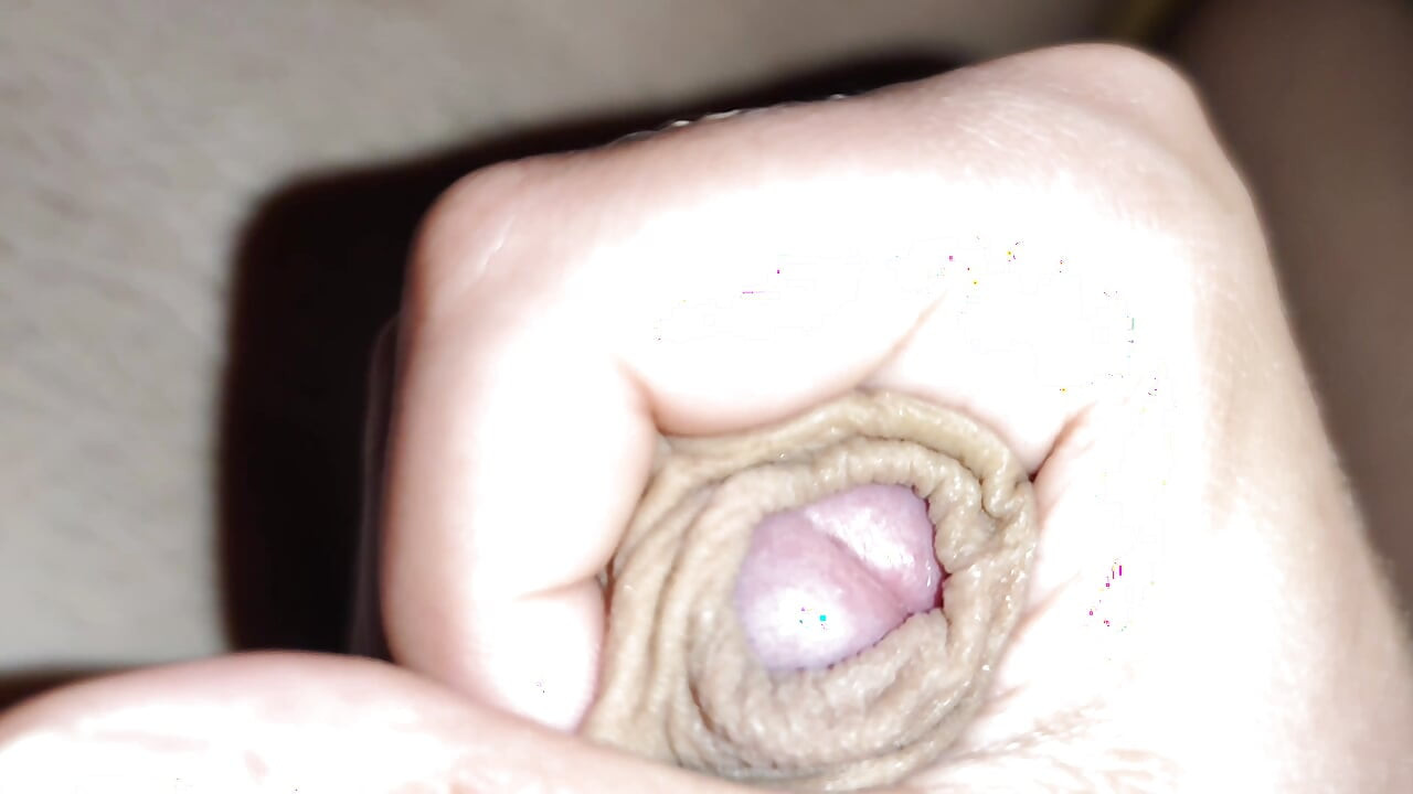 טווינק חרמן מאונן מהזין של אבא החם שלו