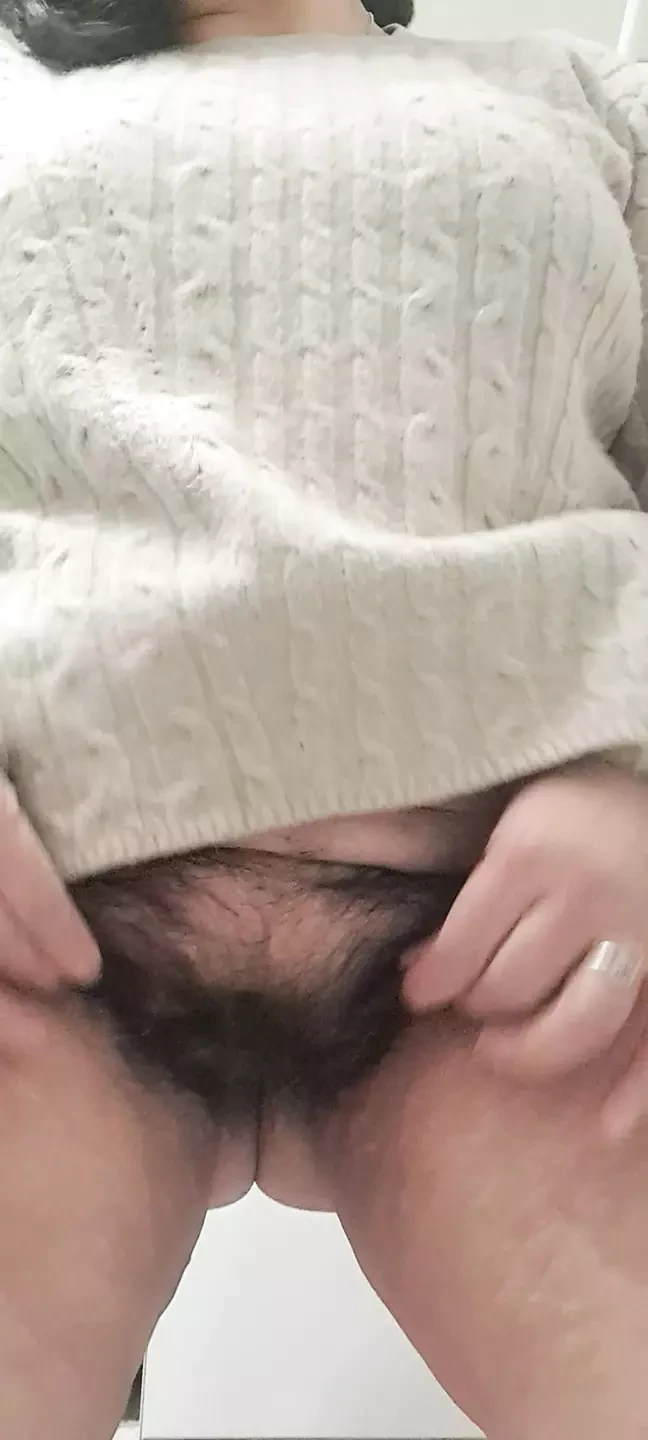 Milf moving her pussy and making vaginal noise