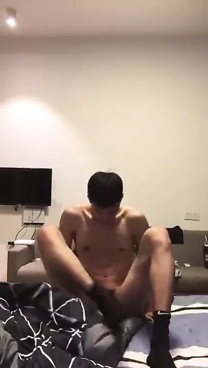 chinese twink showing his cock (45'')