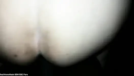 Cewek semok india dientot gaya doggy sampai orgasme di luar ruangan