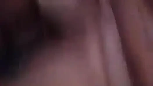 Bester freund genießt es zu spielen