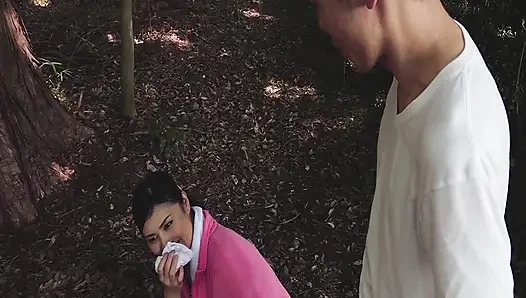 A123G10 Picking up a mature woman found in a dense forest! Even a rural lady who seems serious at first glance loves sex, being stripped naked and climaxing repeatedly with another man's.