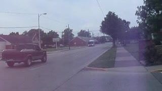 Un bus de Lincoln passe sur Lincoln Street