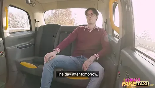 Female Fake Taxi - горячий хардкорный секс шотландской крошки-блондинки Samantha Joiner с симпатичной застенчивой ботаничкой