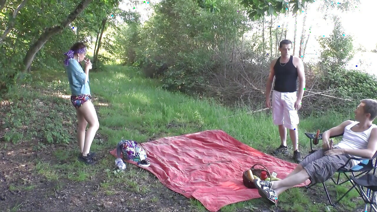 Ormanda ateşli çifte penetrasyon