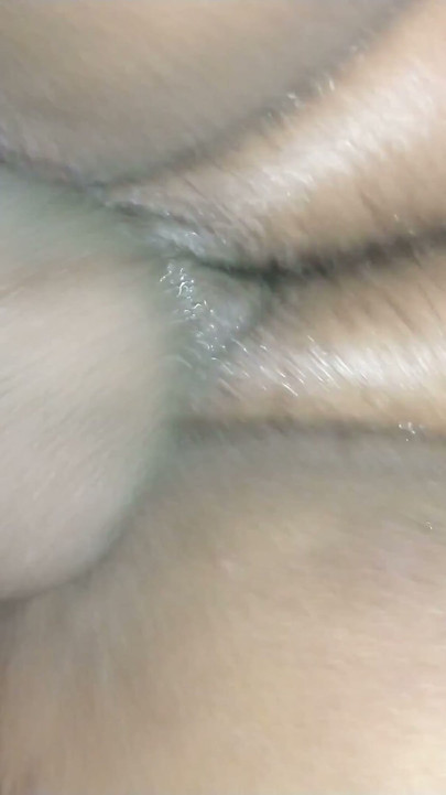 زن هرزه که با پارکینگ‌بان آپارتمانش سکس می‌کنه