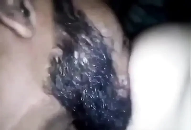 完美的印度女孩大胸部吮吸和操逼被继兄弟