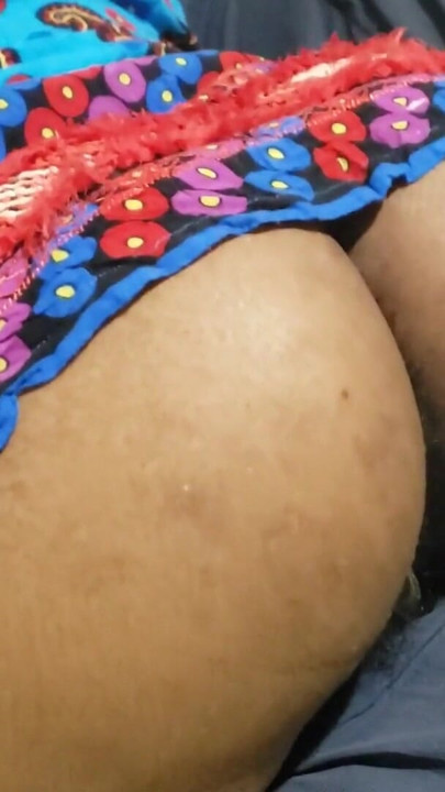 Belle-mère, scène de sodomie avec une MILF sexy mettant en valeur la confiance pulpeuse, l’énergie audacieuse et la chimie intime | Clip 1