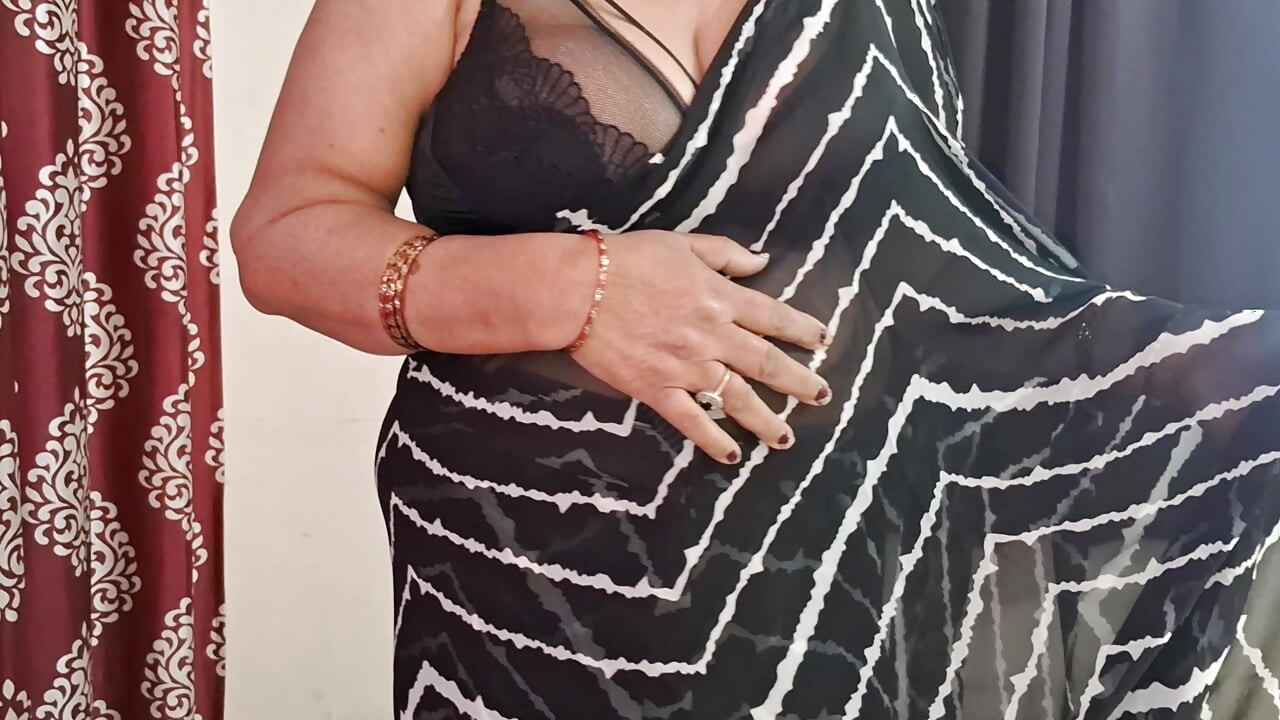 Taste,my Necter Lovely Look in Black Saree