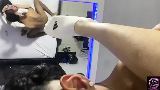 Cewek semok kolombia dengan pantat bahenol lagi asik nyepong kontol besar sampai wajahnya dicrot sperma hangat