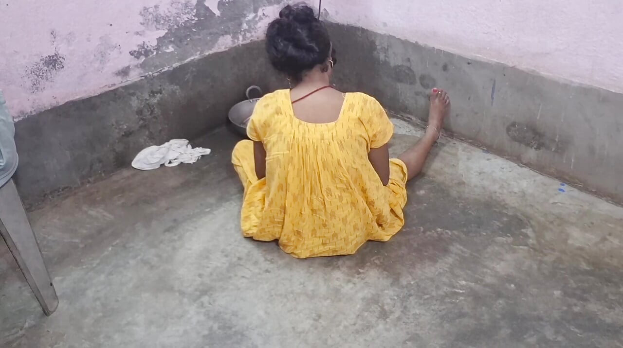 देसी गांव की महिला की डॉगी स्टाइल में चुदाई