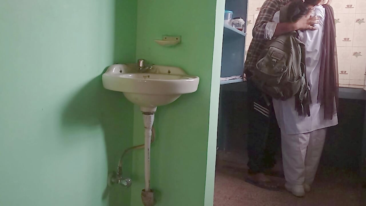 Těsná kundička panenská školačka Desi sex, indický sex