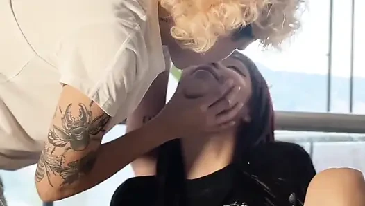 SIND SIE GESTRESST??! ÖFFNE DEINE BEINE UND ICH WERDE DICH BERUHIGEN