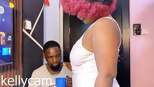 EN IYI AFRIKALı AMCıĞıNı EMIYOR VE SIKIŞIYOR