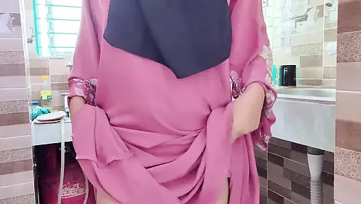 Please sir fuck my tight pussy once again Desi hijabi maid chudai xxx