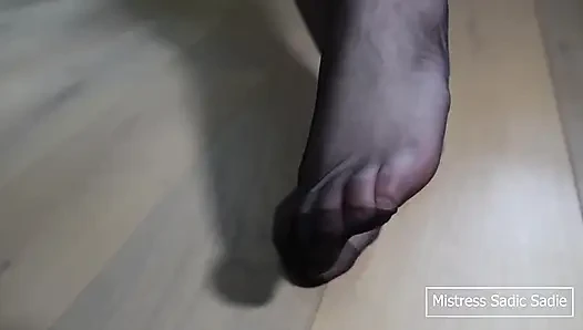 Langsam und sinnlich, zeigt dir meine nylons strümpfe und straps