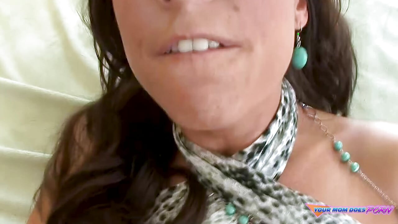 Chayse Evans natural vaquera milf al aire libre a sesión cubierta