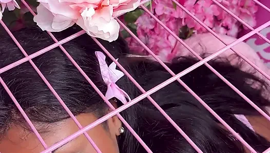 Покорные милашки Poppy и Lana обожают ублажать и писсировать - вертикальная