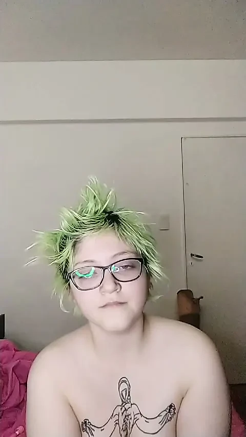 Double amputee masturbates screaming for cock!