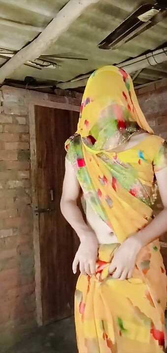 Sapna crossdresser enjoy in beautiful saree