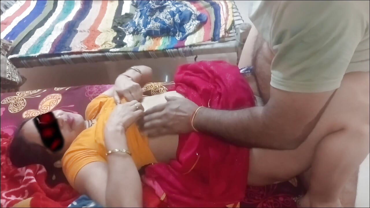 Moj polubrat mi je nastavio jebati pičku dok mi je sisao obje sise i olabavio mi usku pičku