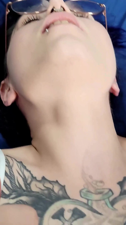 让我怀孕爸爸!!第一人称视角繁殖你的继女 | 短片 1